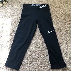 Nike Pro cropped running leggings